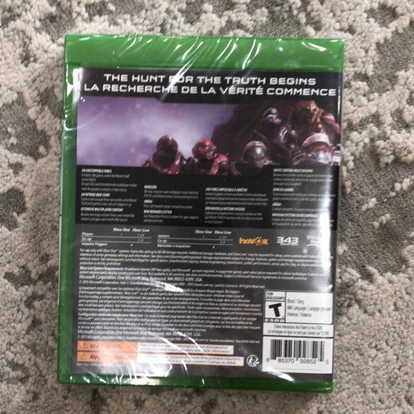 New in package Halo 5 for Xbox One - Picture 2 of 2
